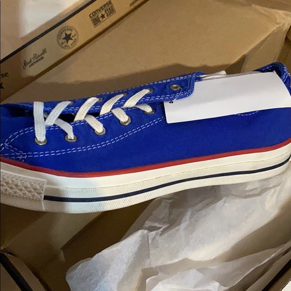 Converse - Picture 2 of 3